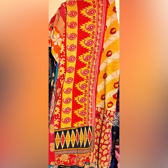 🌹🎁❤️ NWOT Handmade Twin Size Reversible Kantha Quilt‼️ - Picture 2 of 2